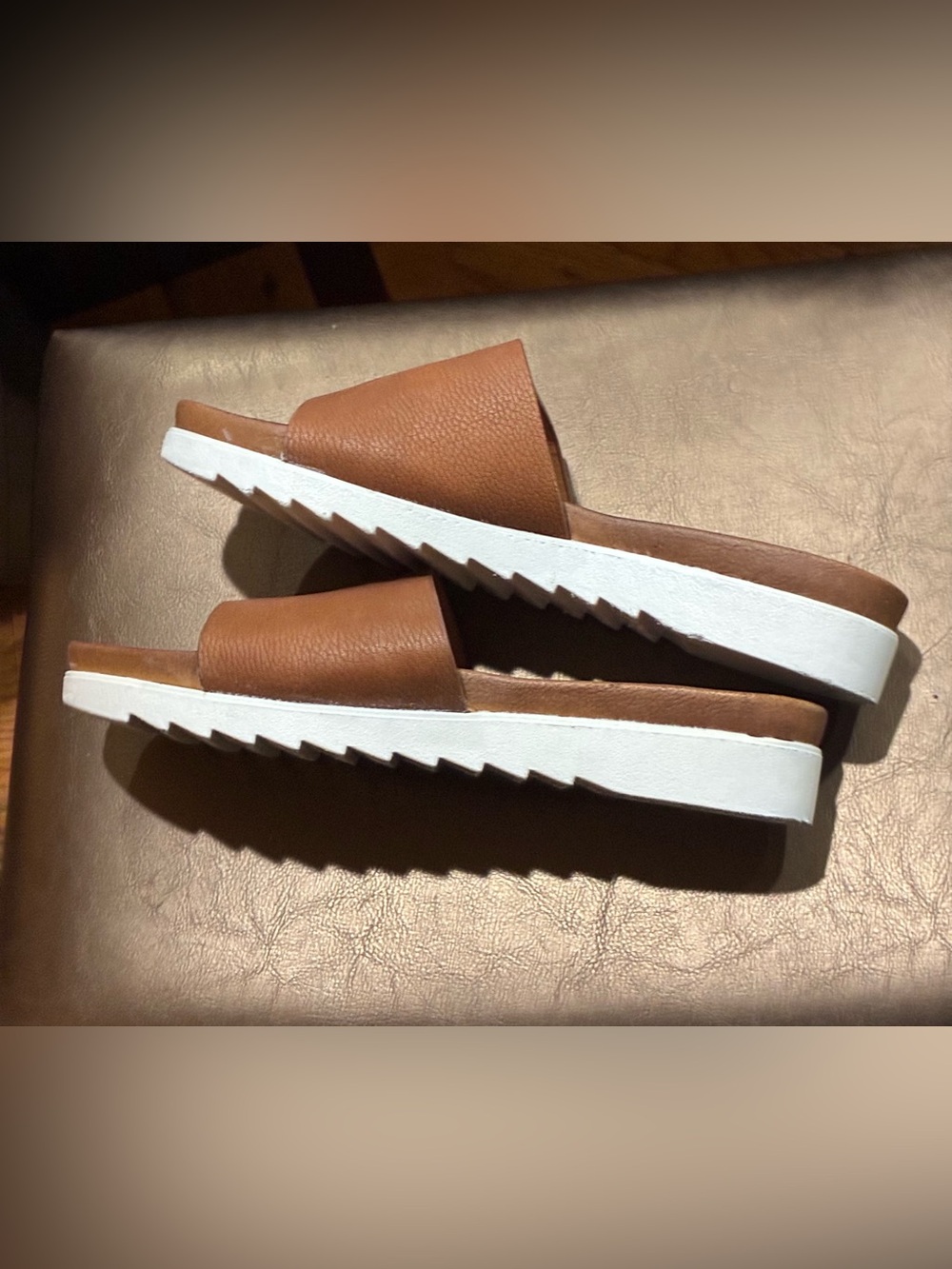 Seven7 Pearl Brown Slide Clog Sandals with White Lug Sole Size: 7 - Picture 4 of 6